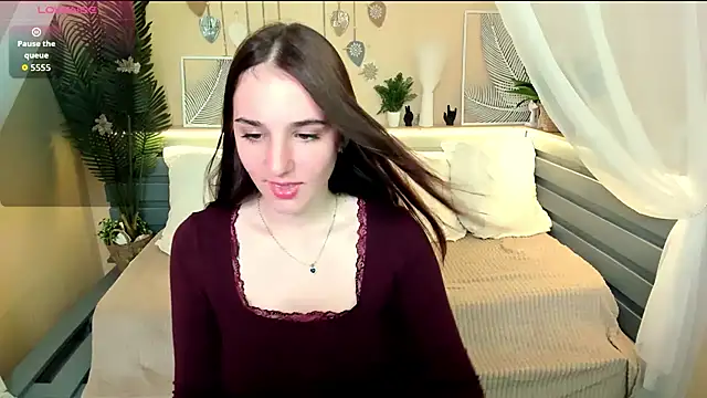 Snapshot of Maya_Winters chatting on July 14, 2026, 10:32 am Maya Winters online show from July 14, 2026, 10:32 am