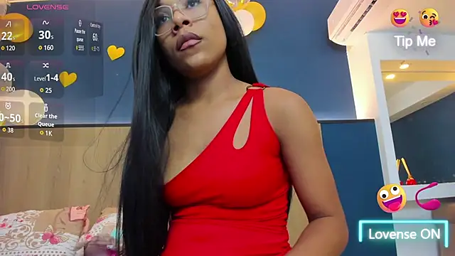 Snapshot of Erikaamore chatting on July 14, 2026, 12:22 pm Erikaamore online show from July 14, 2026, 12:22 pm