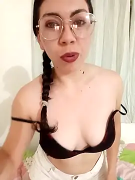 Mia essence online show from June 6, 2026, 12:16 am