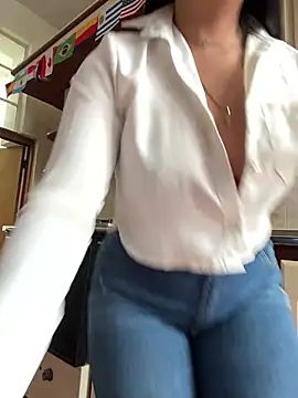 Nina vell online show from June 12, 2026, 12:58 pm