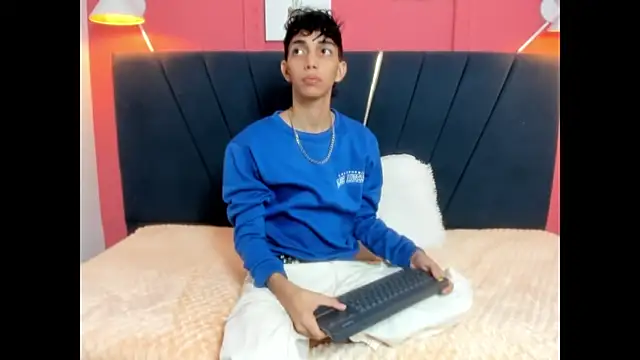 Snapshot of ero_boy40 chatting on June 11, 2026, 3:58 am ero boy40 online show from June 11, 2026, 3:58 am