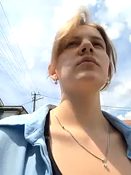 mooniekiss online show from June 24, 2026, 8:46 am