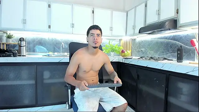 criss hardcock  online show from June 21, 2026, 2:23 pm