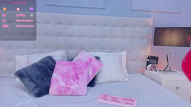 Snapshot of DulceeGarcia chatting on June 19, 2026, 4:07 am DulceeGarcia online show from June 19, 2026, 4:07 am