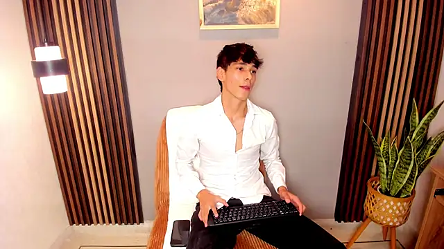 Snapshot of jacob_colliins chatting on July 10, 2026, 5:57 pm jacob colliins online show from July 10, 2026, 5:57 pm