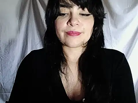 DarkRoseUwU online show from June 3, 2026, 9:19 pm