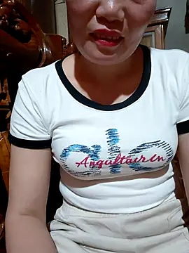 Snapshot of -Trici- chatting on June 15, 2026, 3:44 pm -Trici- online show from June 15, 2026, 3:44 pm