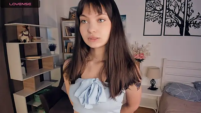 LupitaSolt online show from June 11, 2026, 9:17 am