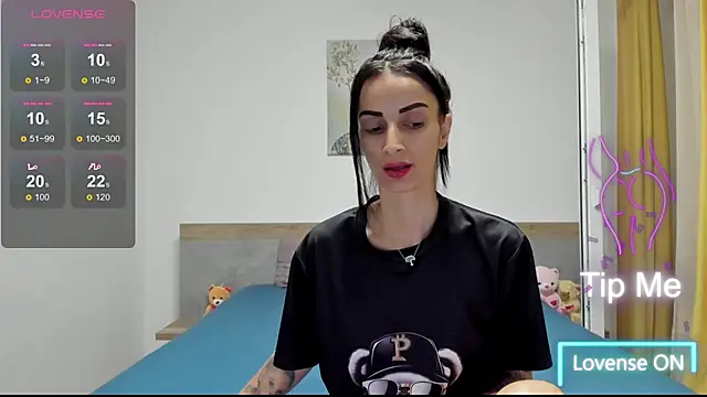 Snapshot of BlissAria chatting on July 19, 2026, 7:54 pm BlissAria online show from July 19, 2026, 7:54 pm