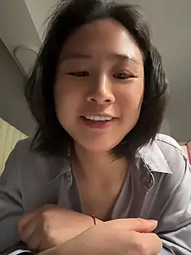 Snapshot of Iridessa- chatting on May 24, 2026, 5:46 pm Iridessa- online show from May 24, 2026, 5:46 pm