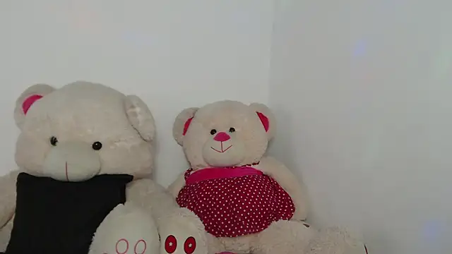 Natalia Dahlia online show from May 17, 2026, 7:25 pm