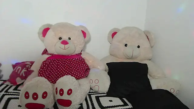 Natalia Dahlia online show from July 6, 2026, 9:28 pm