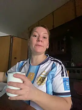 AllisonLove2 online show from July 16, 2026, 7:33 pm