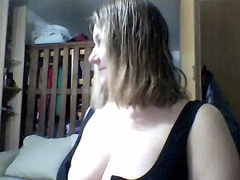 AllisonLove2 online show from June 13, 2026, 3:37 am