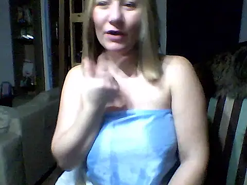 AllisonLove2 online show from June 17, 2026, 4:45 am