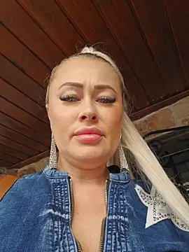 MILFBARBY online show from April 23, 2026, 7:04 am
