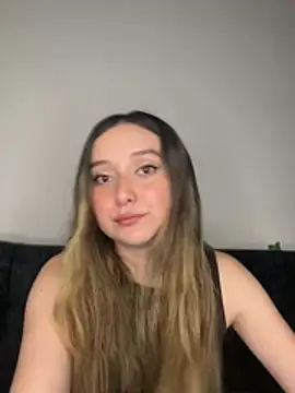 Sarisloves online show from July 11, 2026, 10:54 pm