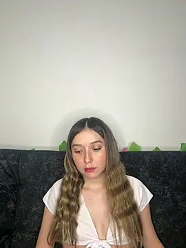 Sarisloves online show from June 27, 2026, 11:27 am