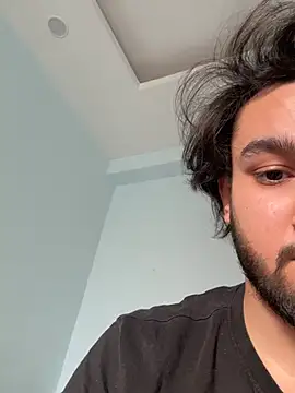 straNgErr    online show from May 9, 2026, 11:24 am
