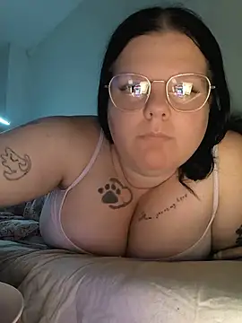 BadMommyyyyy online show from May 18, 2026, 9:58 am