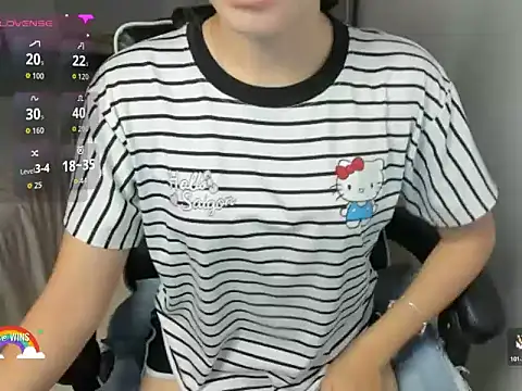 Linh smile  online show from July 27, 2026, 2:57 pm