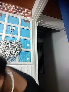 Liss Love1 online show from June 17, 2026, 11:58 pm