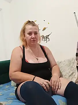 JuliaBestX online show from July 15, 2026, 10:17 pm