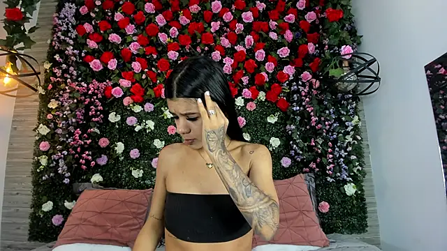 ViolettGracee online show from June 17, 2026, 12:48 pm