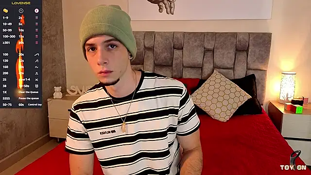 isaacblaze  online show from June 4, 2026, 3:55 am