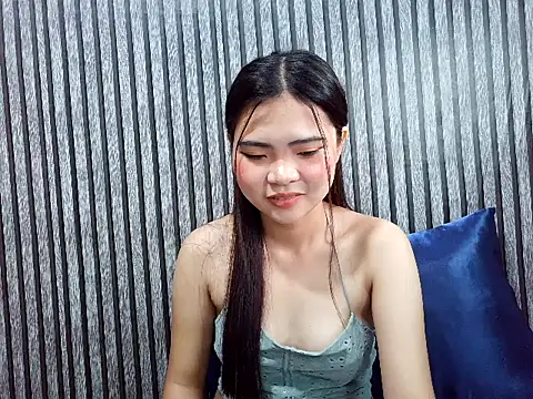 Snapshot of DivesOmnibus chatting on August 1, 2026, 11:36 pm DivesOmnibus online show from August 1, 2026, 11:36 pm
