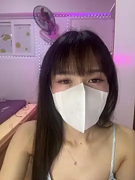 Lov3lily online show from July 6, 2026, 3:25 pm