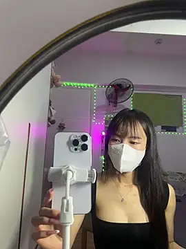 Lov3lily online show from June 9, 2026, 4:41 pm