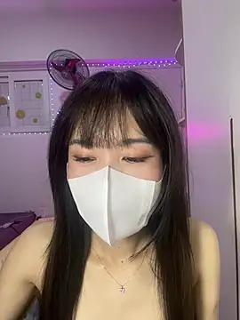 Lov3lily online show from July 10, 2026, 8:36 am