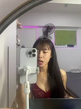 Lov3lily online show from June 7, 2026, 10:04 pm