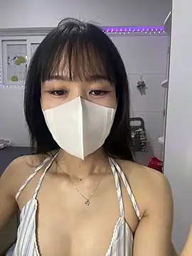 Lov3lily online show from July 9, 2026, 4:39 pm