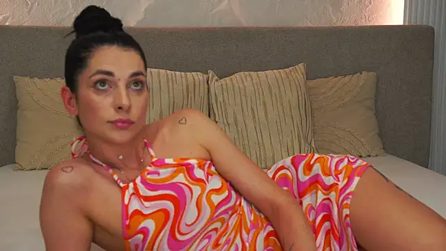 MissSophiee  online show from June 2, 2026, 8:53 pm