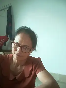 Vieekee online show from August 7, 2026, 3:23 am
