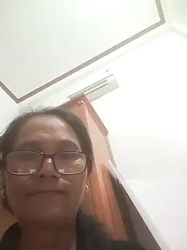 Vieekee online show from July 11, 2026, 1:44 pm