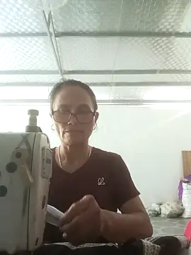 Vieekee online show from July 13, 2026, 2:33 am