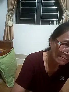 Vieekee online show from July 12, 2026, 2:07 pm