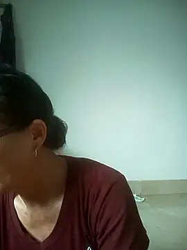 Vieekee online show from August 5, 2026, 3:55 am