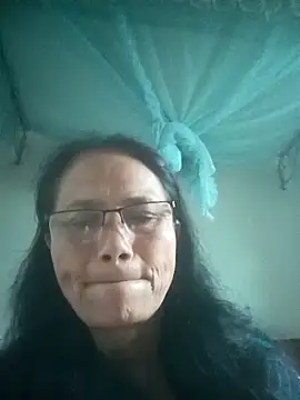 Vieekee online show from May 23, 2026, 2:32 am