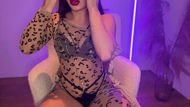 MewDoll online show from June 19, 2026, 10:47 pm