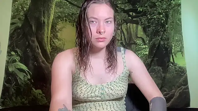 Snapshot of mo0ngoddess chatting on July 10, 2026, 2:11 am mo0ngoddess online show from July 10, 2026, 2:11 am
