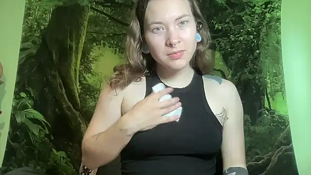 Snapshot of mo0ngoddess chatting on July 20, 2026, 1:35 am mo0ngoddess online show from July 20, 2026, 1:35 am