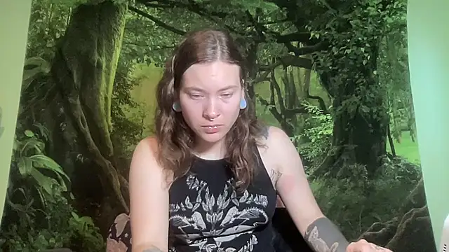 mo0ngoddess online show from June 6, 2026, 2:39 am