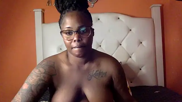 creamyamber online show from March 20, 2025, 7:35 pm