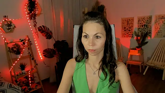 TrasyMorris online show from June 12, 2026, 4:27 pm