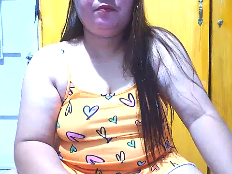 xsweetlover69x online show from June 3, 2026, 1:56 pm