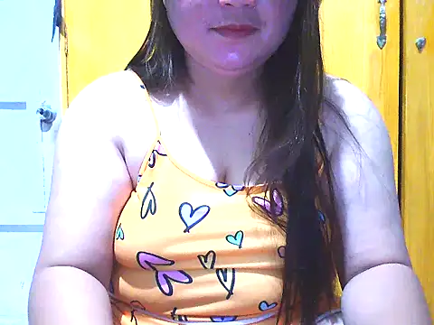 xsweetlover69x online show from June 3, 2026, 8:13 pm
